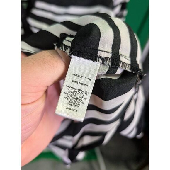 Express Portofino Button Up Shirt Long Sleeve Stripes Black Women’s Size M - Picture 4 of 5